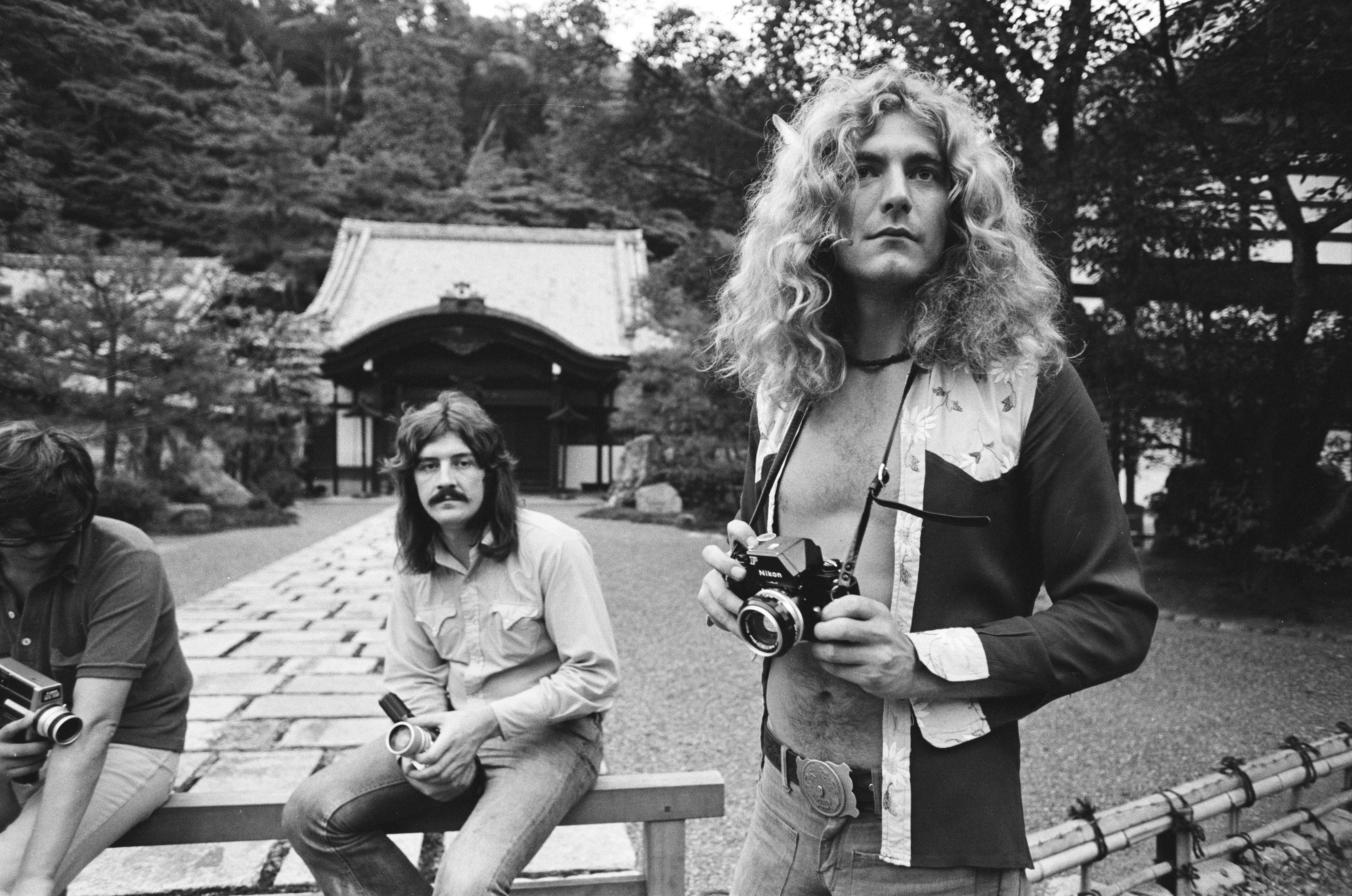 These bizarre photos show the world’s biggest rock stars as tourists in 1970s Japan  by Rian 