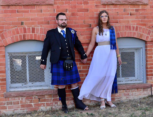 There is no difference between a man and a woman’s kilt. Kilts are generally characterized as unisex these days which means both genders can wear the kilts of all shapes and types. The only difference however lies in the pleats of the kilt.
