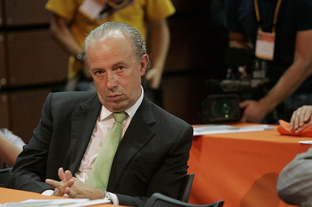Santana Lopes Promete Nao Voltar A Publicar Coisas No Facebook Depois Da Meia Noite By Renato Carreira Inepcia