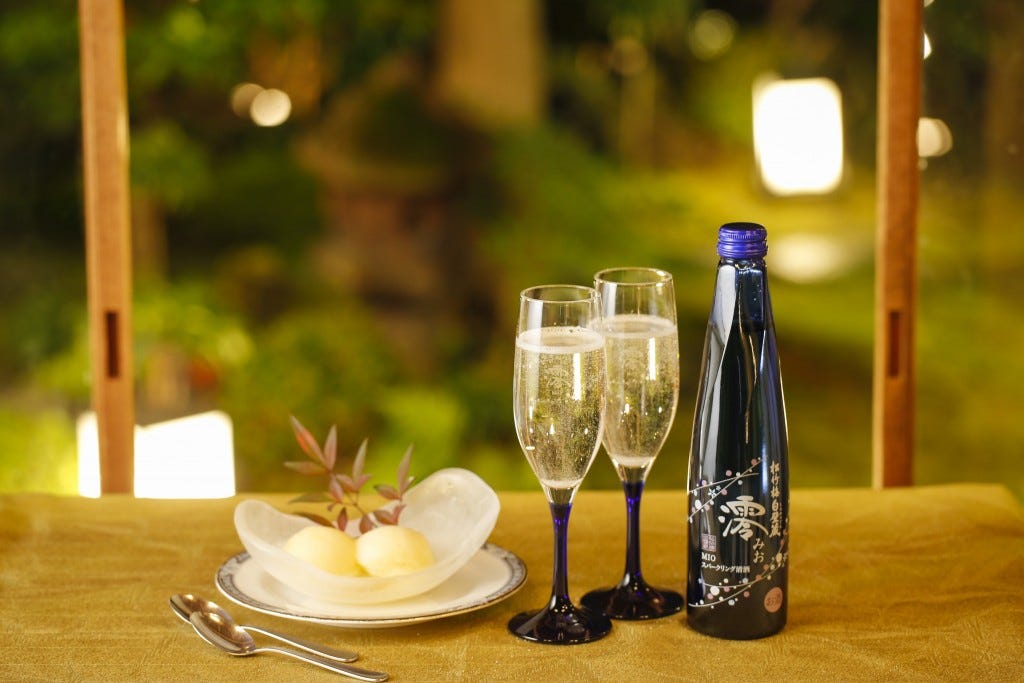 A Beginner’s Guide to Sparkling Sake by Julia Louise Domanski Medium