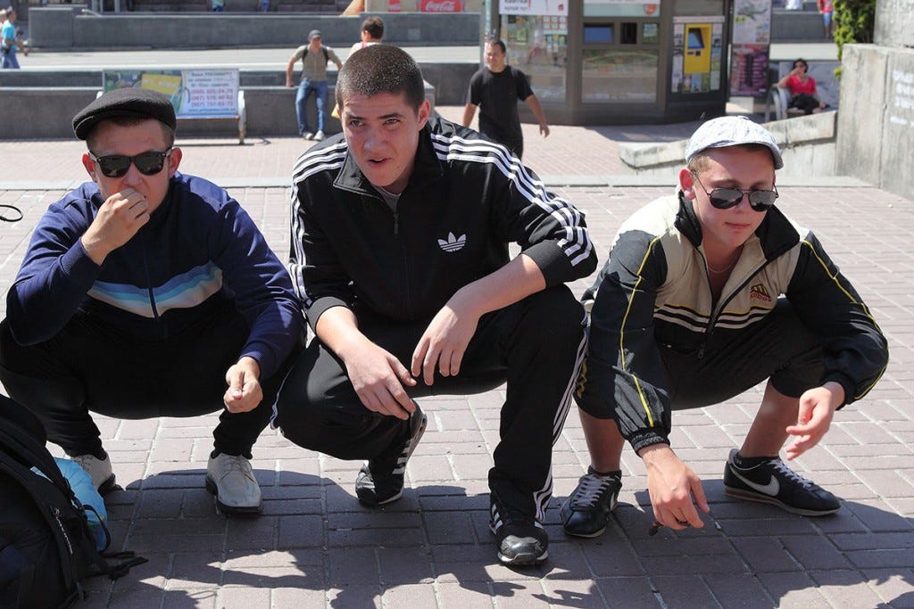 Por que os russos adoram a Adidas? | by Moara Juliana | Medium