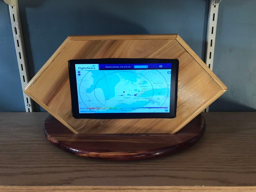 Track the Planes Above You with This Raspberry Pi-Equipped Radar Kiosk