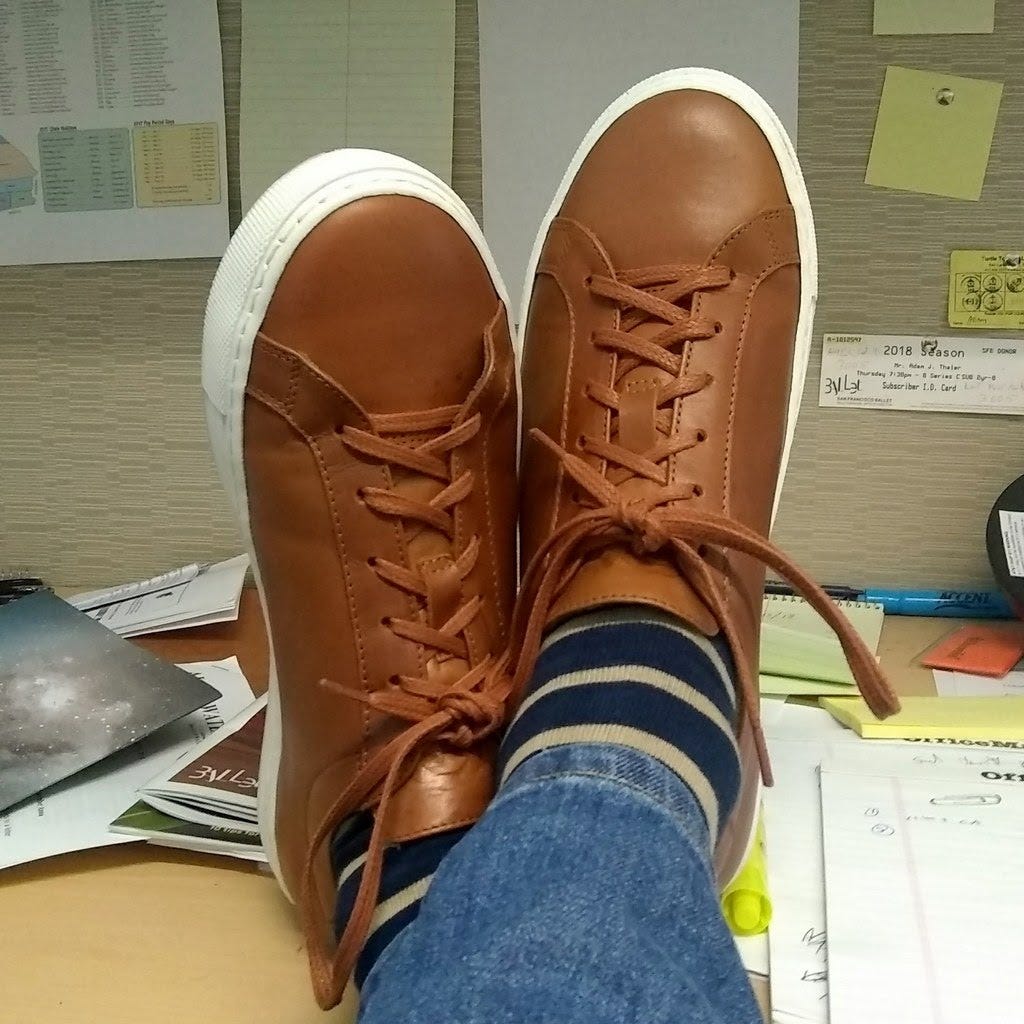 tan sneakers with jeans