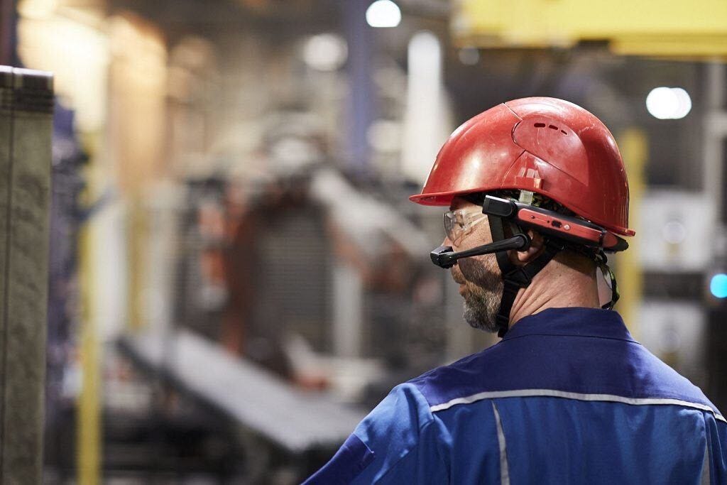 Augmented reality for maintenance and repair by Linda Malecaj AR/VR