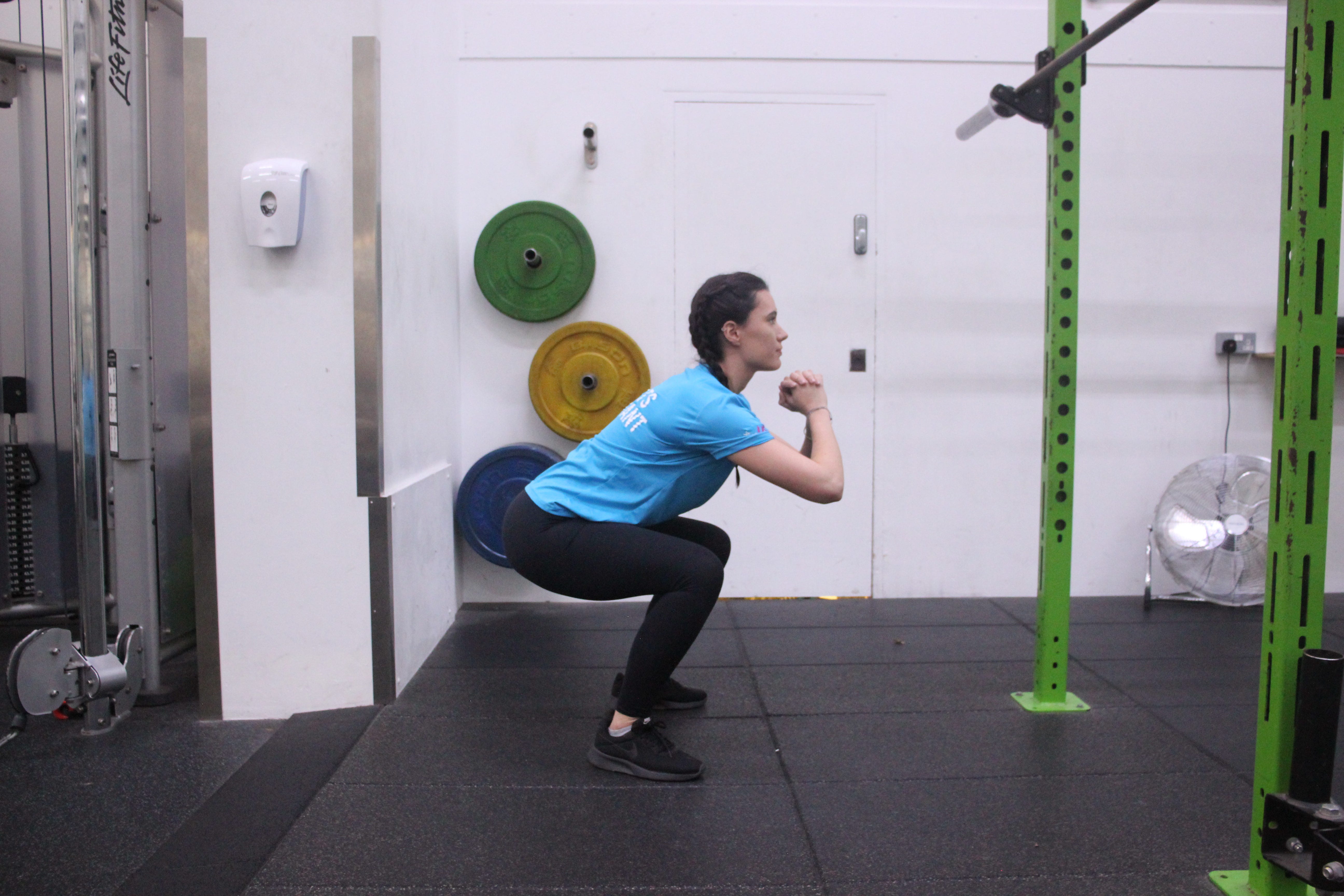 Why squat? Variations, squatting with weights and the perfect