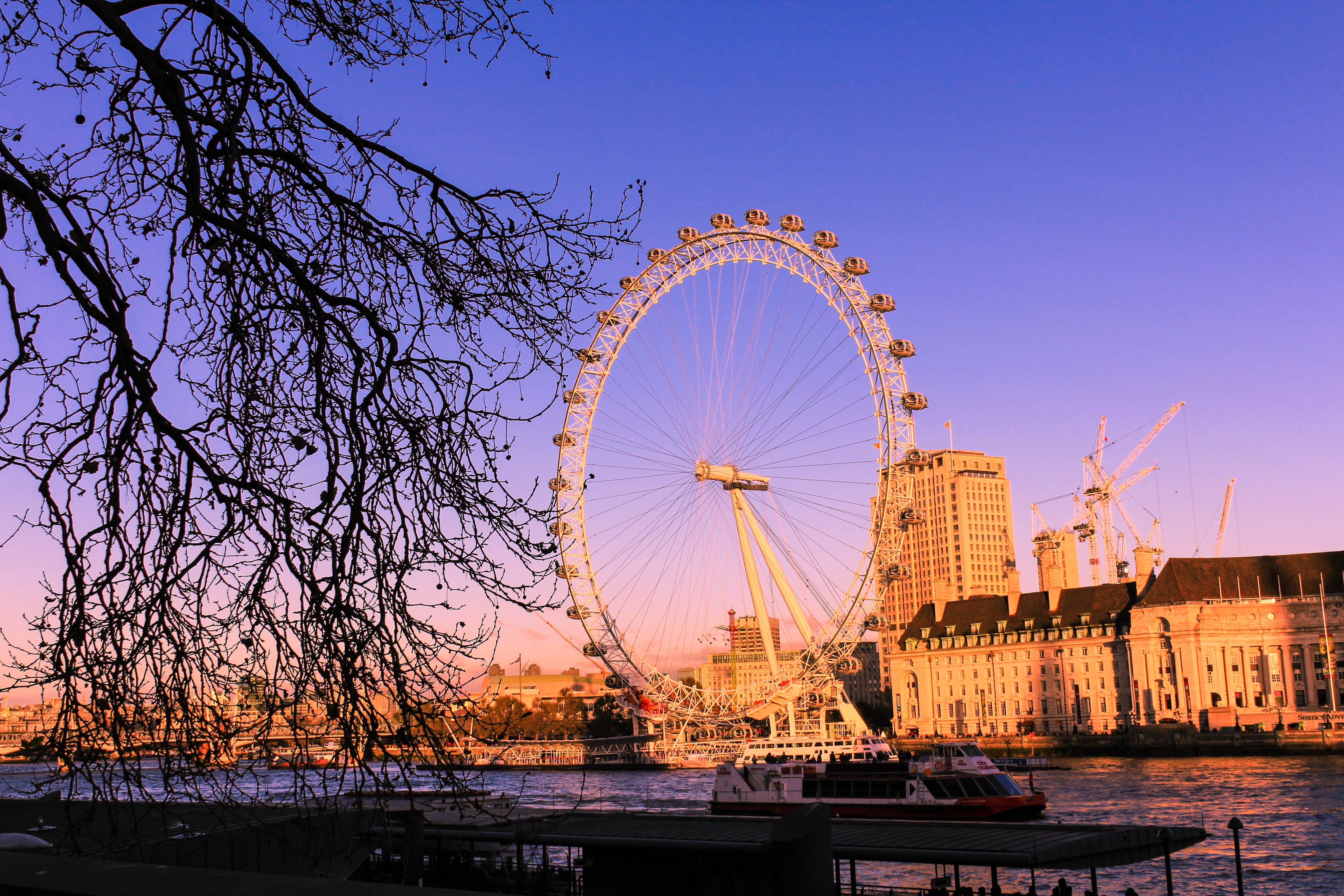 Londres Angleterre Aujourd Hui Je Vais Vous Parler De By Camille Choteau Medium