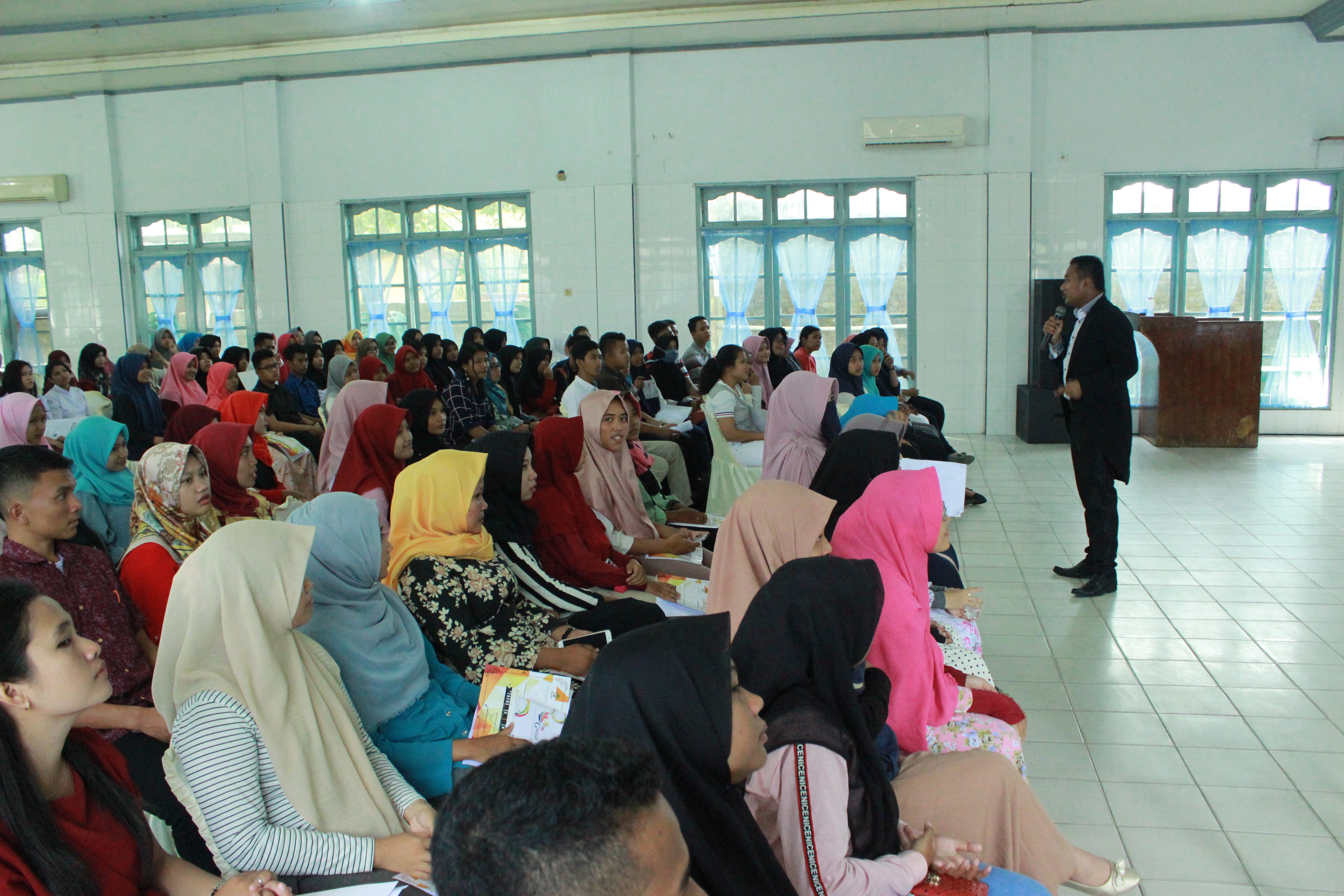Spread English To Thousands Of Indonesian Teenagers Through Global Vibe Inspiration Programme Ilham Saheri Dedicates His Youth Time For Future Seeds By Maya Amoure Medium