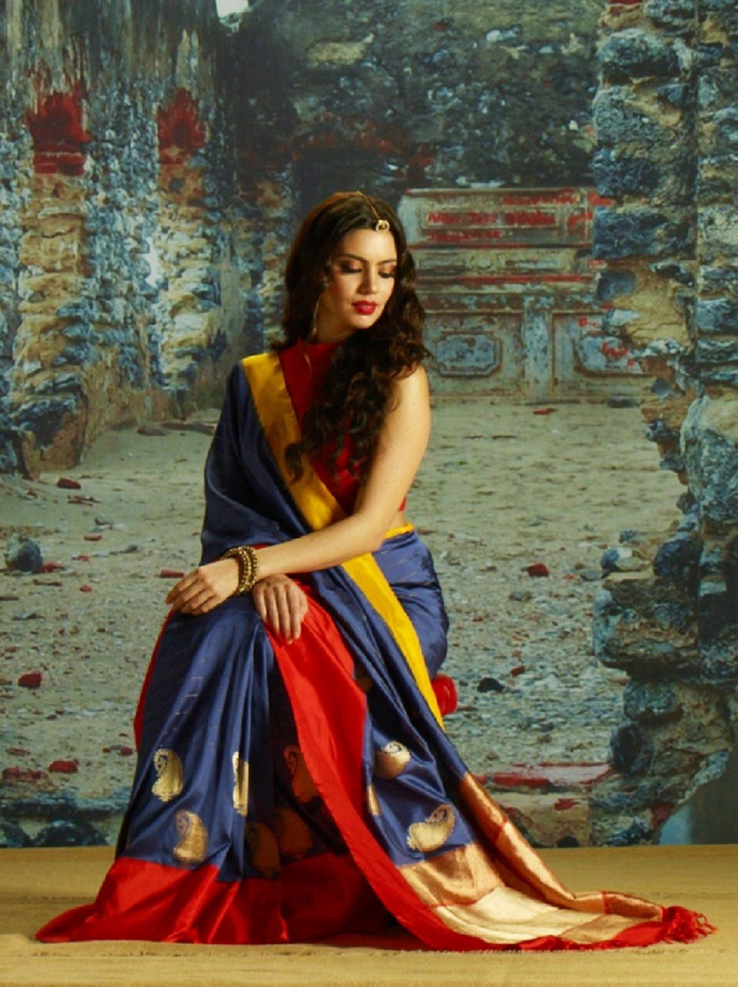 party wear saree wearing style