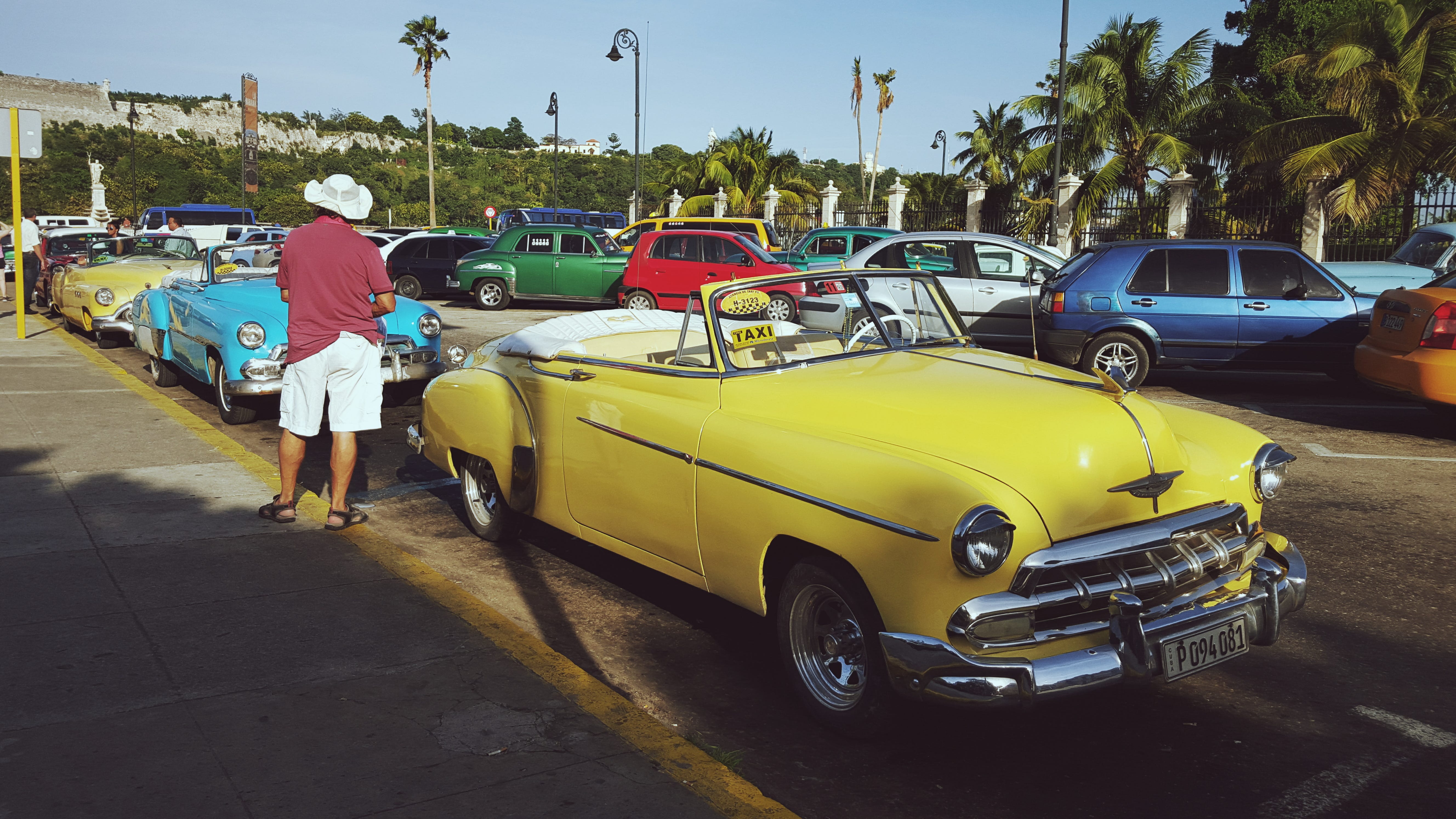 A Beginner's Guide to Cuba From A Wristband-Wearing American Tourist | by  Cyndi Chen | The Man Who Mistook Life For A Hat | Medium