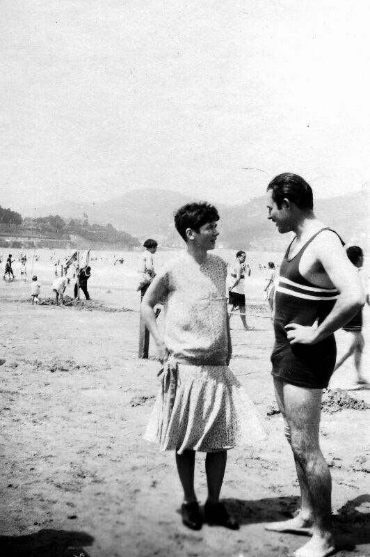 Ernest Hemingway and Pauline Pfeiffer on the beach, September 1927