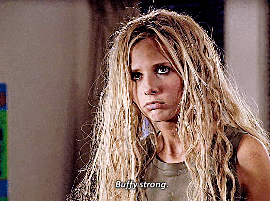 Picture of Sarah Michelle Gellar as Buffy the Vampire Slayer looking extremely disheveled.