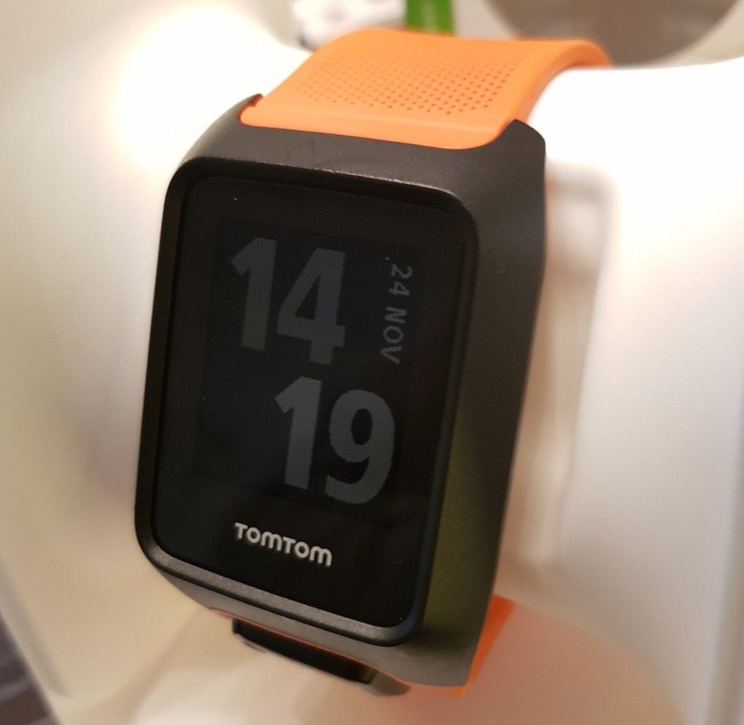 La mia recensione del TomTom Adventurer, uno Sportwatch dalle grandi  potenzialità | by Antonio De Carlo | Orologi da Montagna | Medium