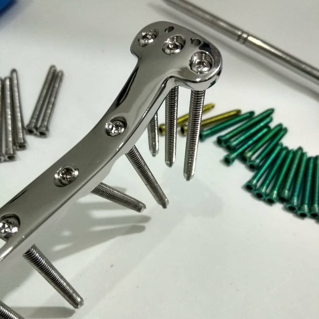 Why Titanium is a Preferred Metal for Orthopedic Implants Manufacturing