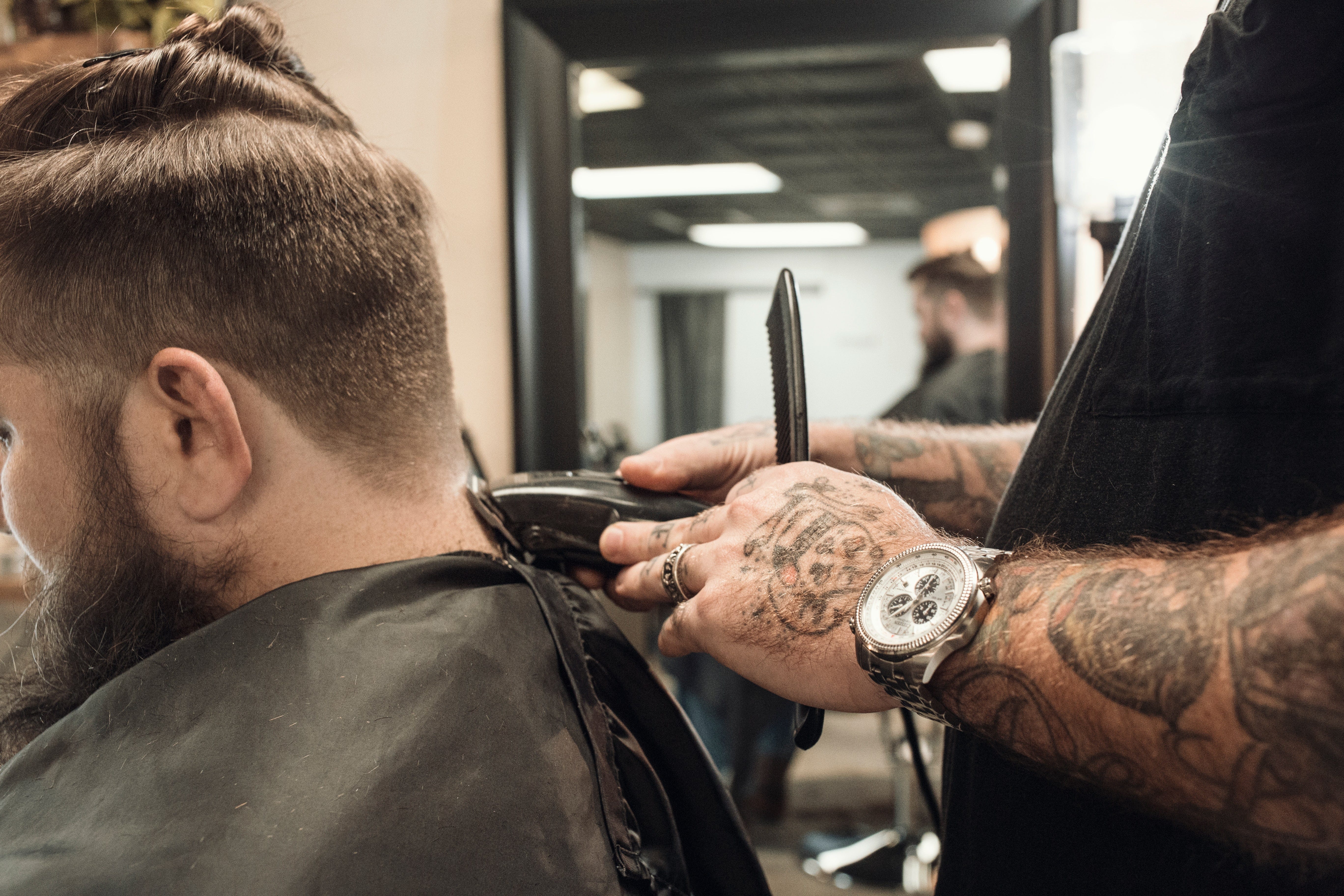 how to use clippers to cut a man's hair