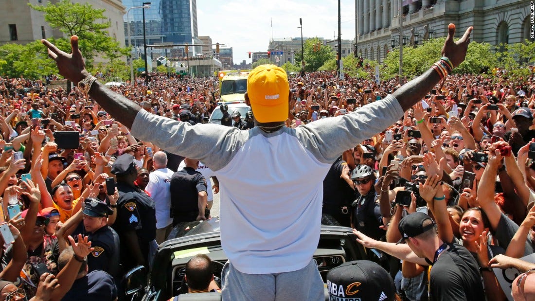 Ranking the 25 most iconic photos in NBA history by Luke 