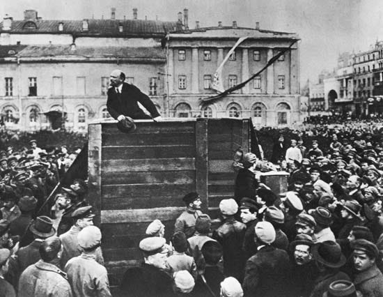 Lenin e a revolução de outubro: textos no calor da hora 