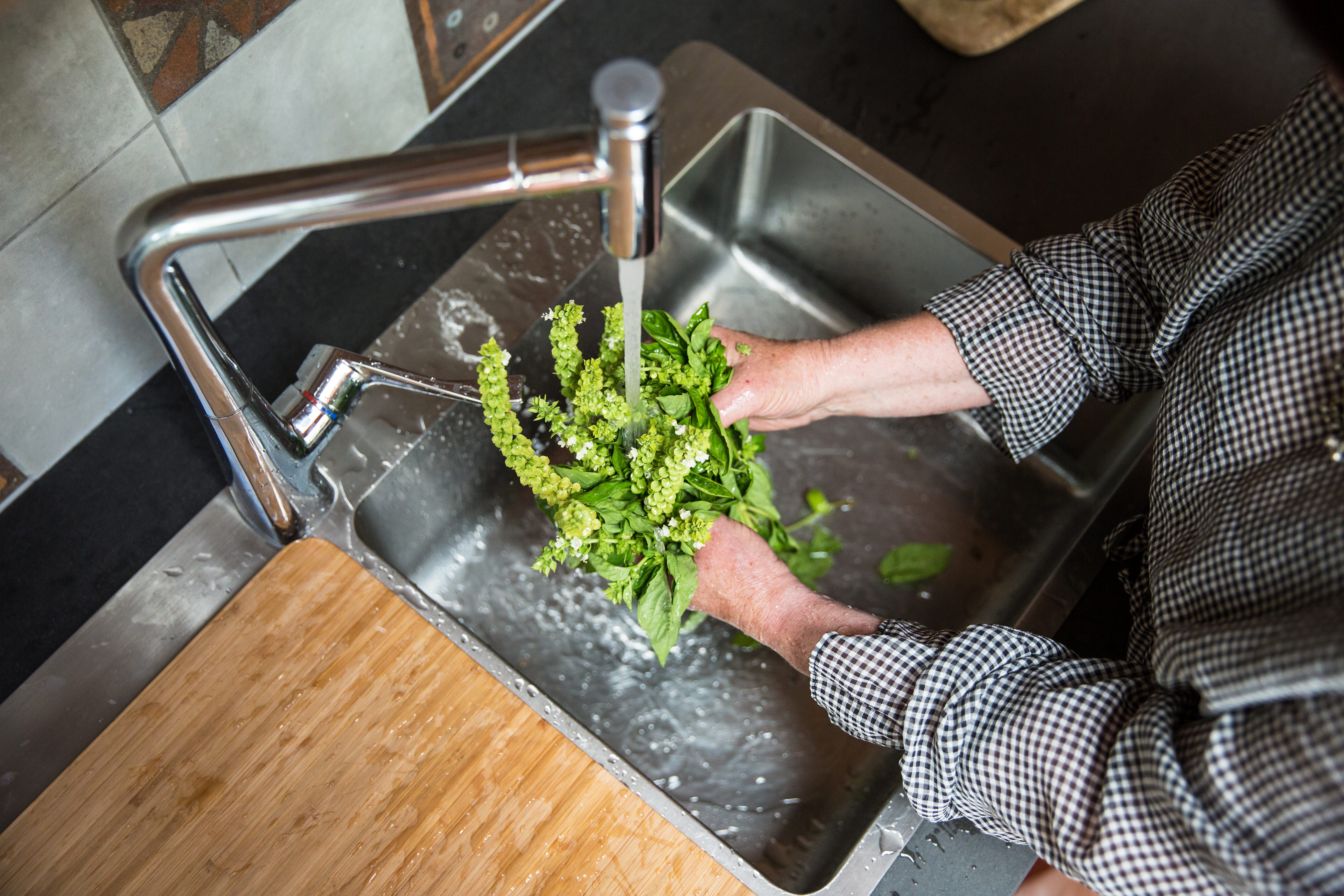 Sinks And Your New Bench Top Things That You Might Not Have But