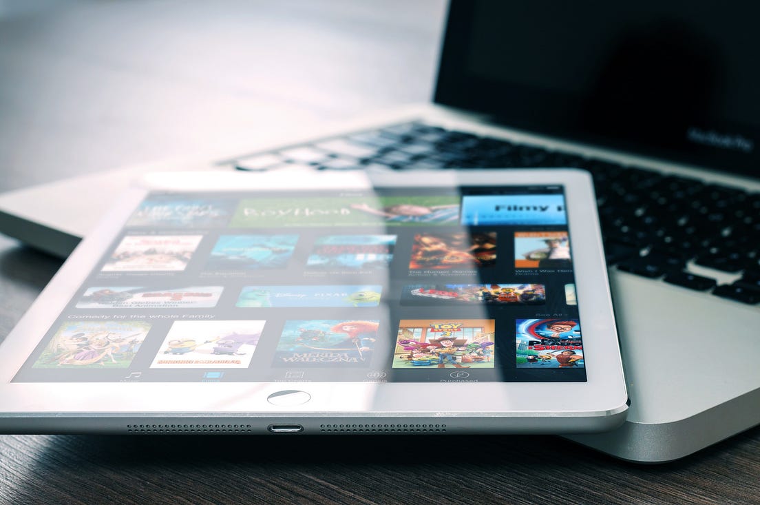 Serial Netflix Movie Recommendation System Dataset with Stremaing Live