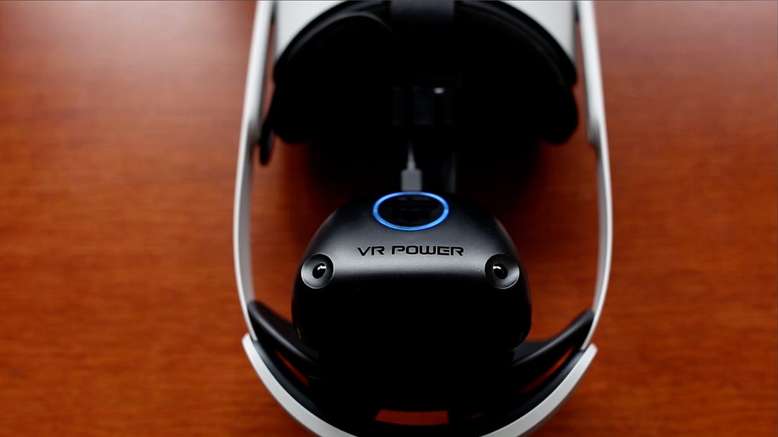Review Best External Battery Packs for Oculus Quest 2 by Tech We