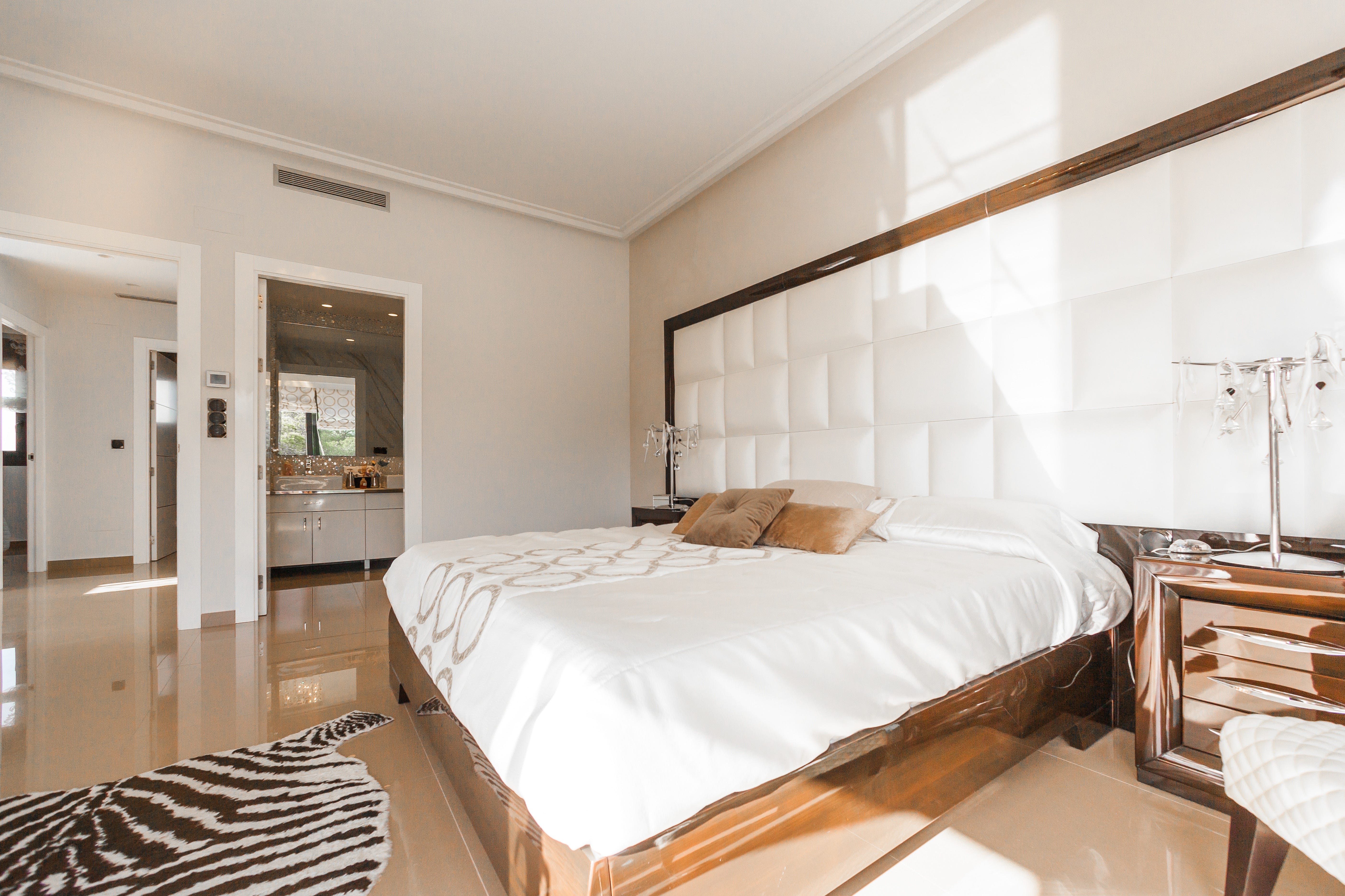 How To Create The Perfect Bedroom With Feng Shui Futons