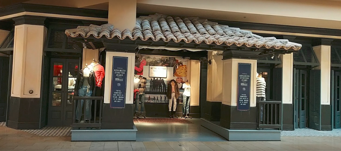 hollister cerritos