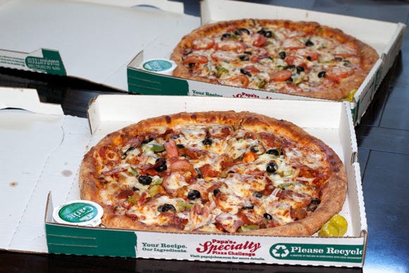 Las dos pizzas que Laszlo Hanyecz compró en 10 mil bitcoin.
