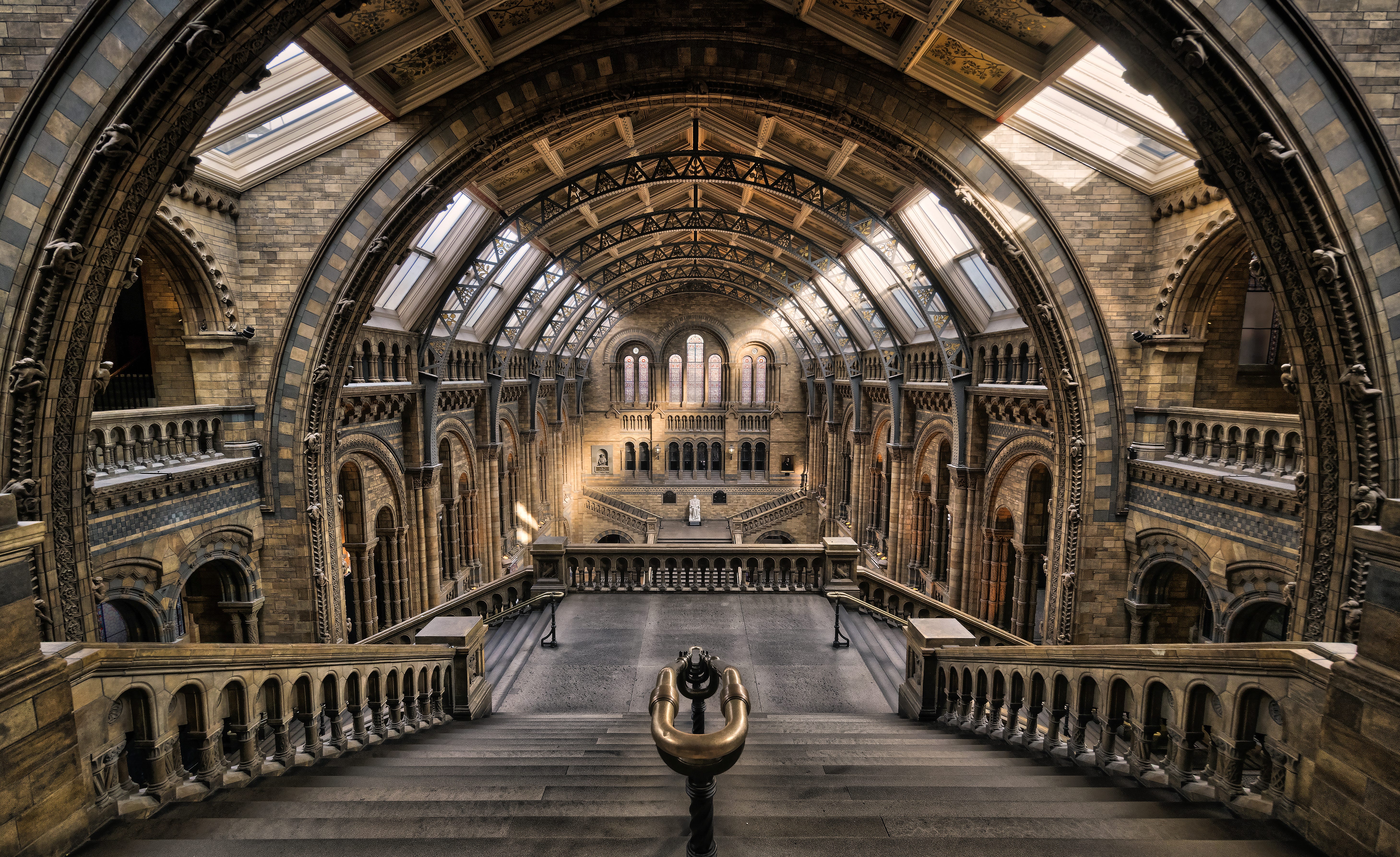 how-to-photograph-the-natural-history-museum-in-london-by-peter-iliev