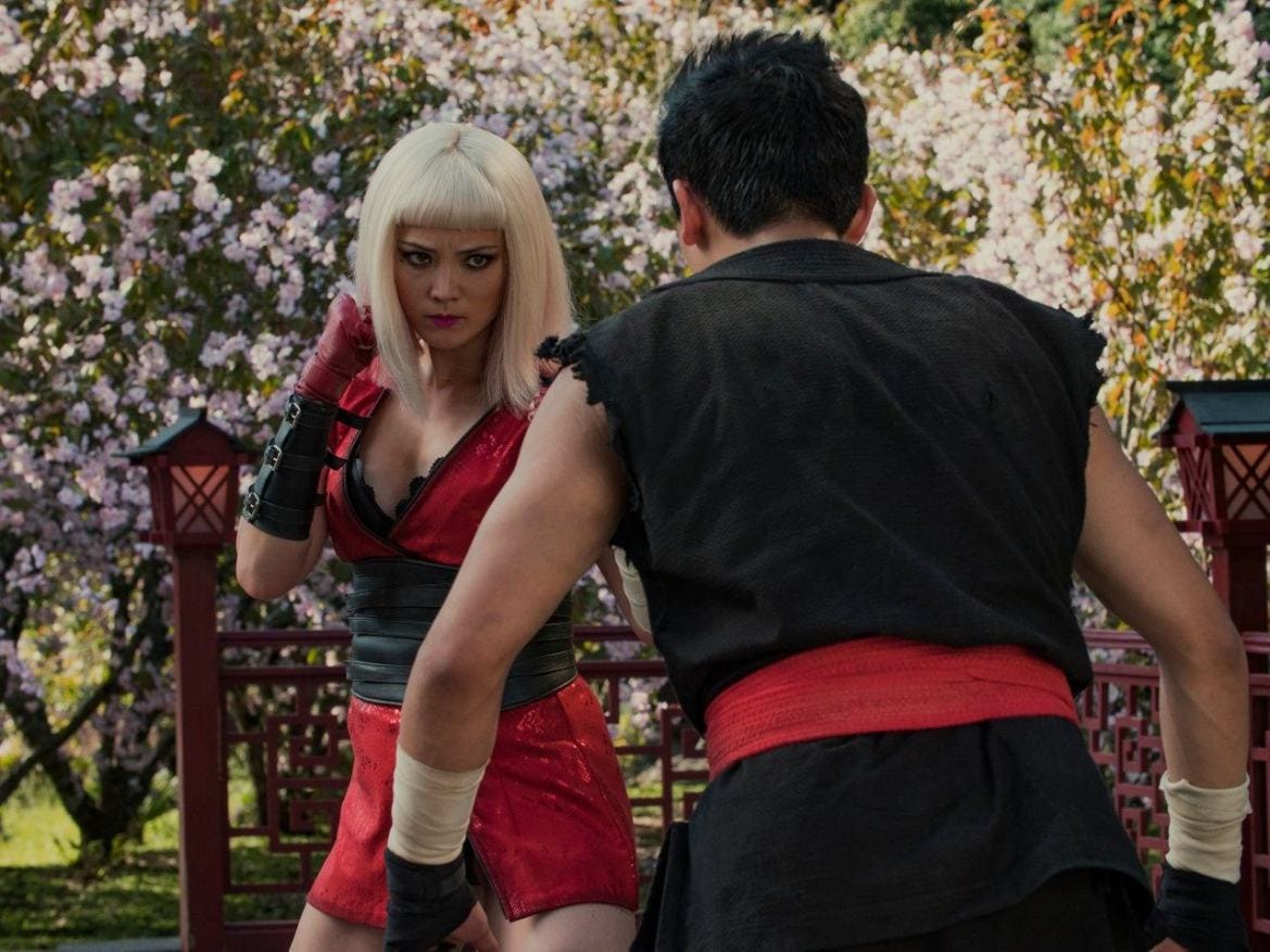 Netflix 黑鏡 第5季第1集striking Vipers 自訂人生的可能性 By Sophia Ch 牛角尖女孩25小時二三事 追劇小組binge Watch Club 試毒專員