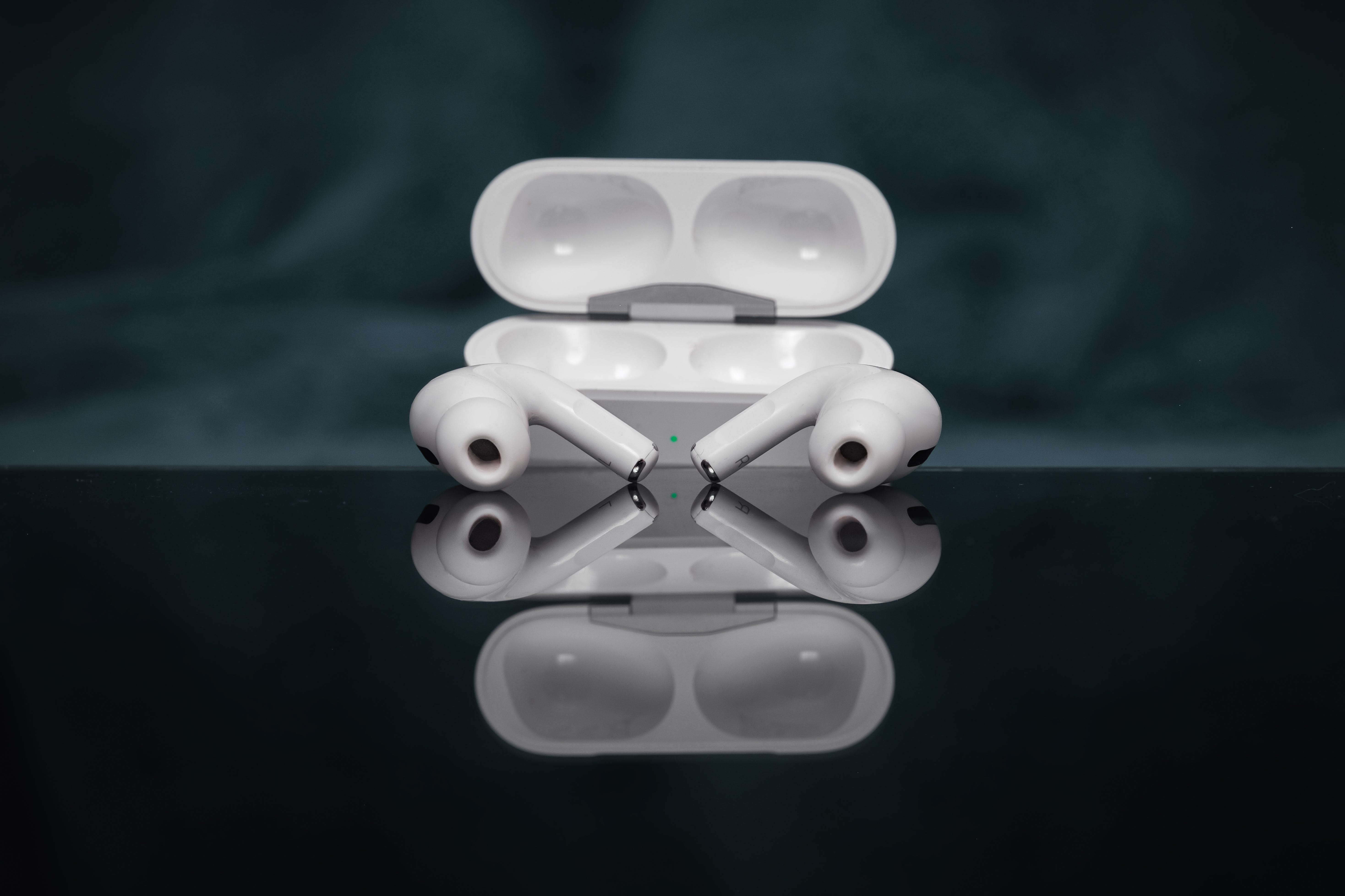 Testing Airpods Pro Beauty Is In The Listener S Ear By Planeta Digital Ao Mac O Clock Dec Medium