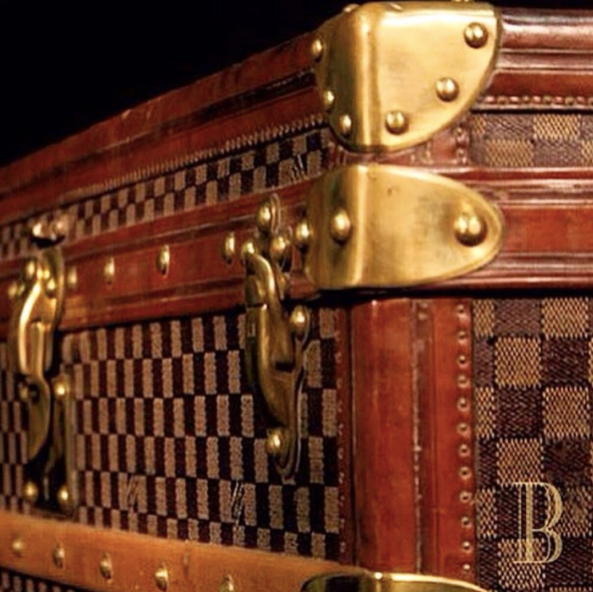 Louis Vuitton wardrobe trunk - with the famous monogram - Catawiki