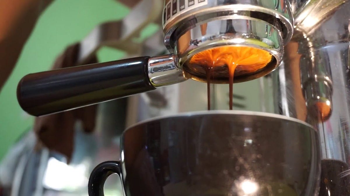 La Pavoni Espresso — How to Pull the Magic Shot | by BaccaBella | Medium