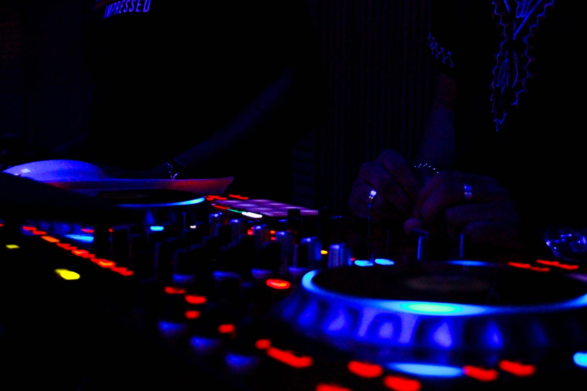How to live stream DJ sets on Twitch | by Kevin Cheng | Medium
