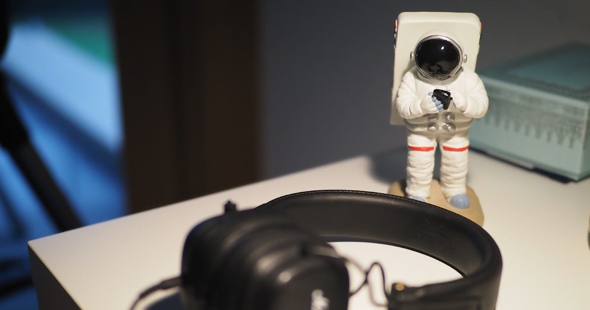 Will smart phone cameras be better than digital mirrorless cameras? By