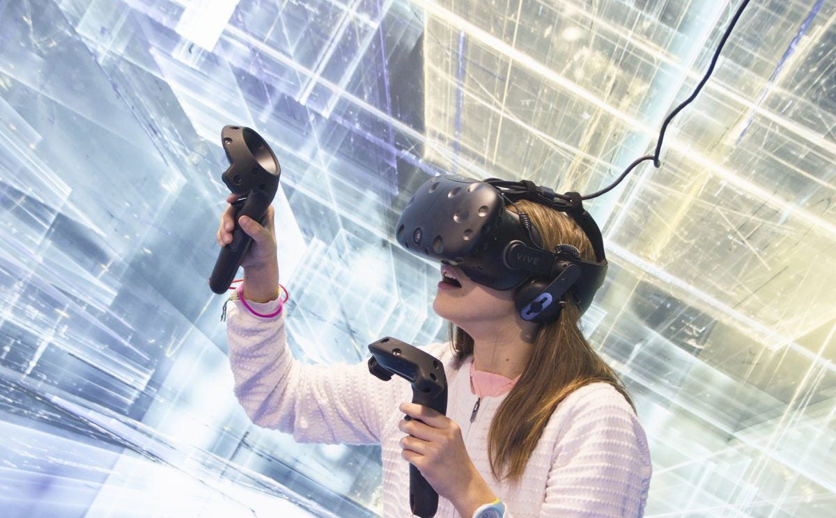 Virtual Reality: The Solution for the Present and Future of Events | by  Simlab IT | AR/VR Journey: Augmented & Virtual Reality Magazine