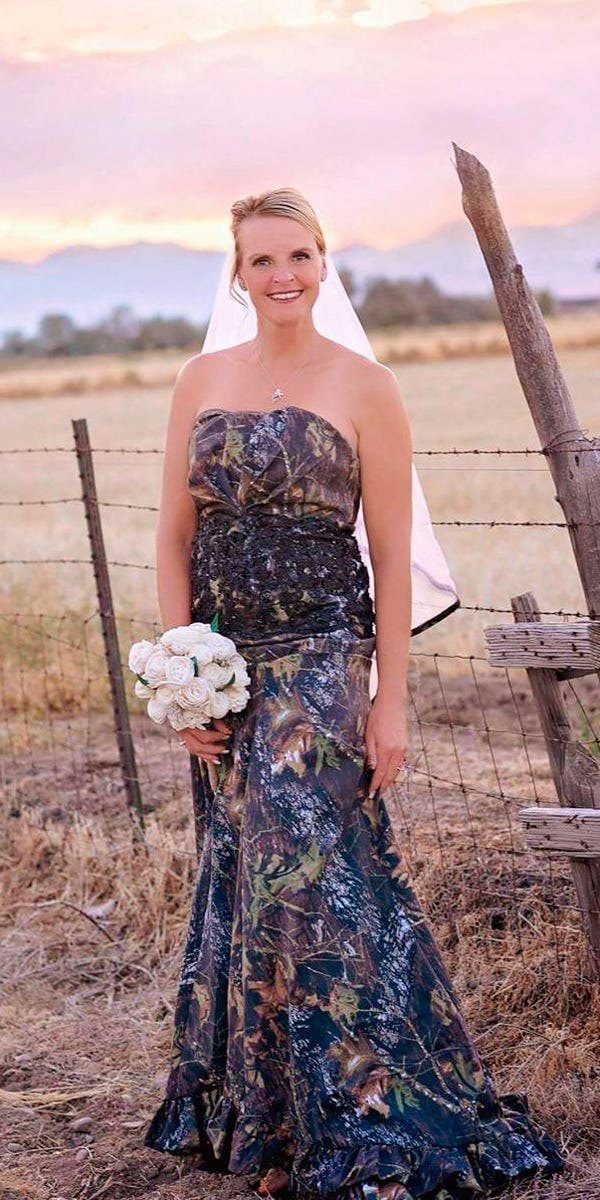 Country Camo Wedding Dresses To Choose For Celebration