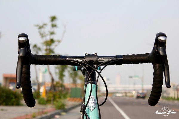 Bianchi Via Nirone 7 入門公路車介紹 Bianchi Via By Will Kuo Simnabike 官方部落格 Medium Bianchi Via Nirone 7 入門公路車介紹 Bianchi Via By Will Kuo Simnabike 官方部落格 Medium