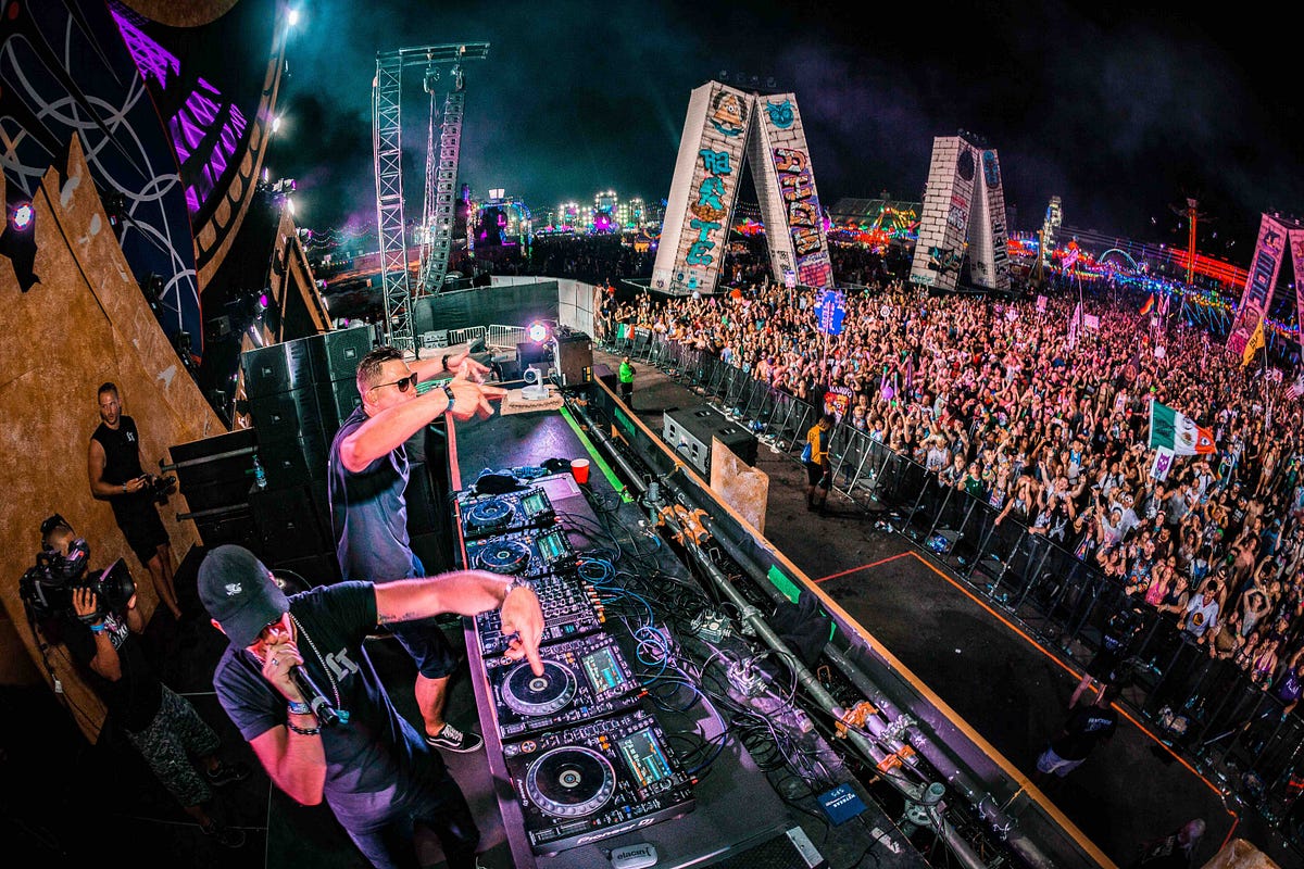 How Electronic Artists Can Connect With Music Industry Execs 🎶 by