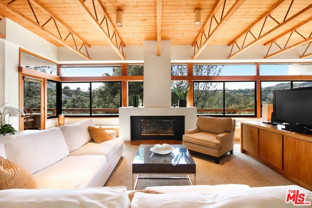 Luxury Home For Rent 65 Oakmont Drive Los Angeles Ca 90049