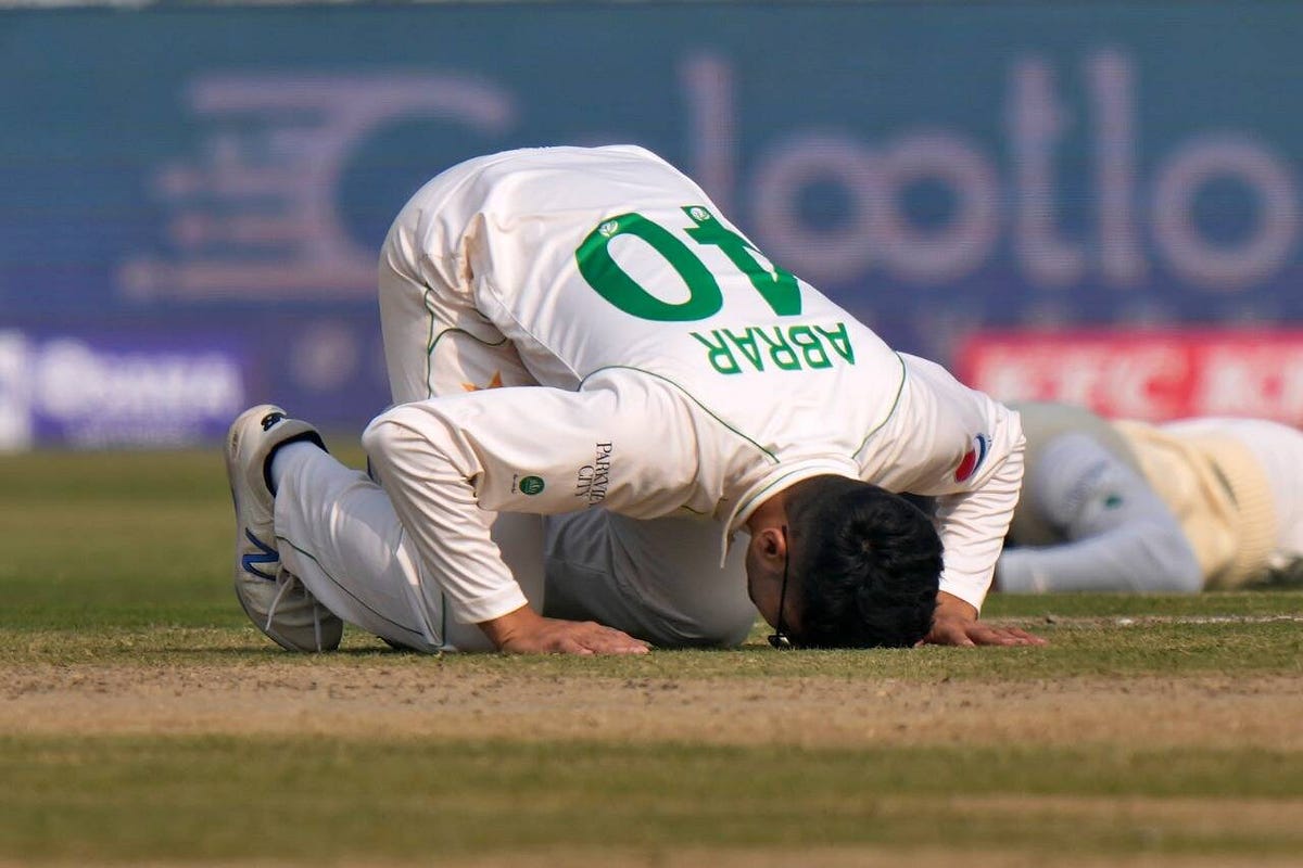 Debutant Puts England In A Spin On Day 1 In Multan By Stephen 