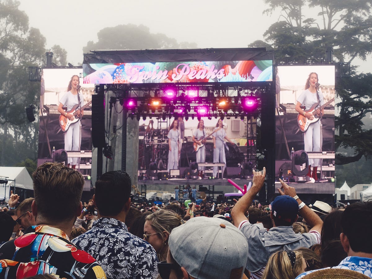 20 Concert vs. 180 Concert — Why Cheap Shows are Always Better by