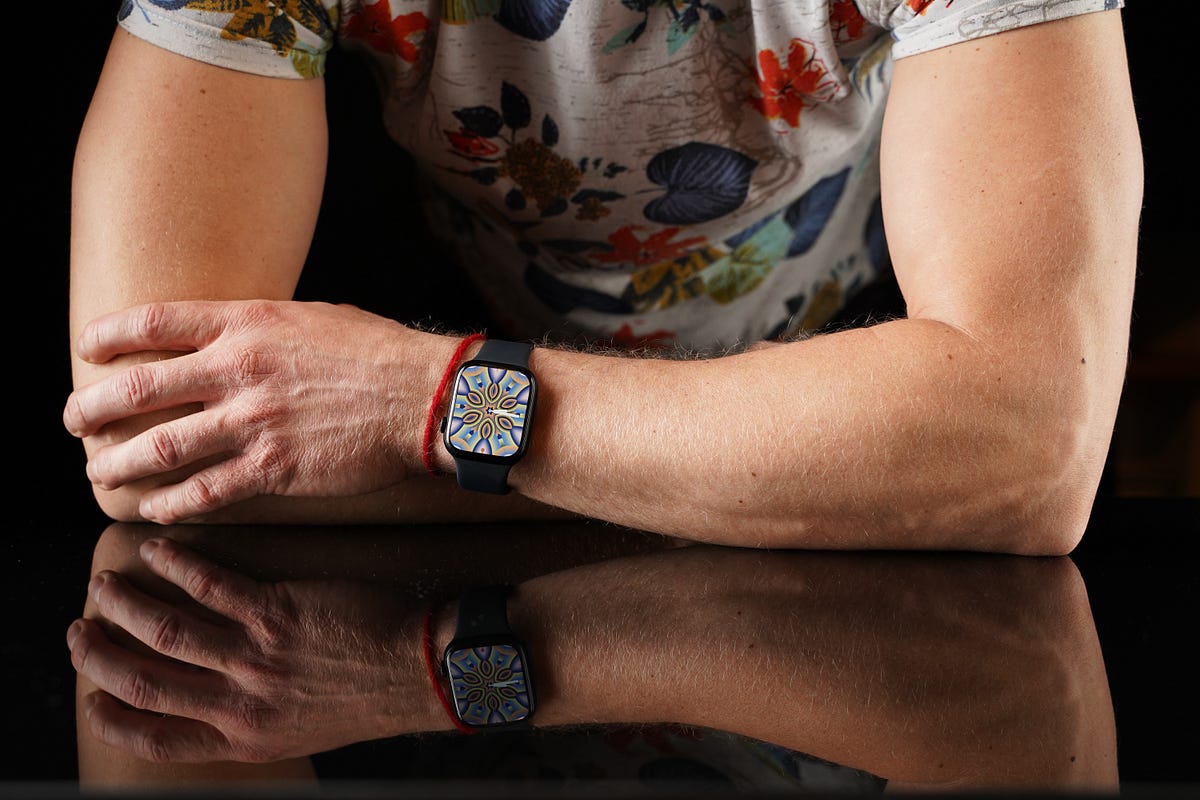 Reasons I'm wearing an Apple Watch Now by Walid AO ILLUMINATION