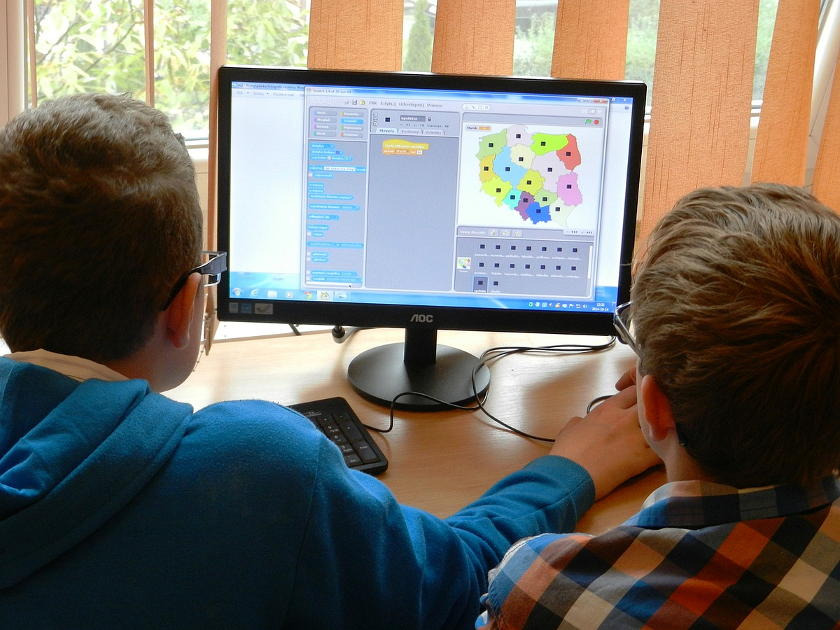 ¿Qué sería de la educación sin la tecnología? by Agustin
