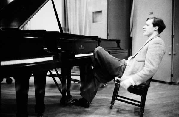 Bach, il genio e i soccombenti. Glenn Gould: una storia | by ...