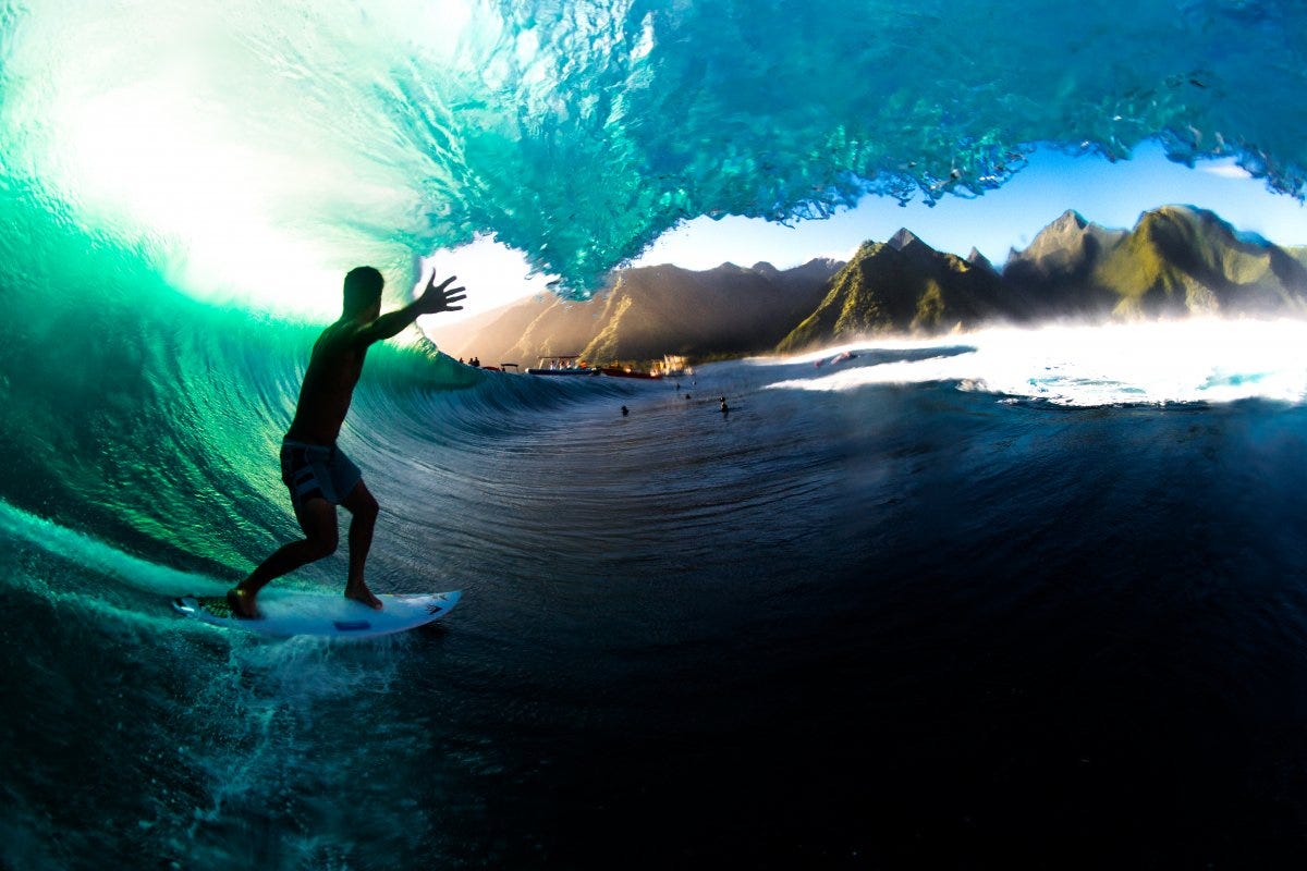 Une des plus belles photos de surf | by Laurent | Surf Culture | Medium