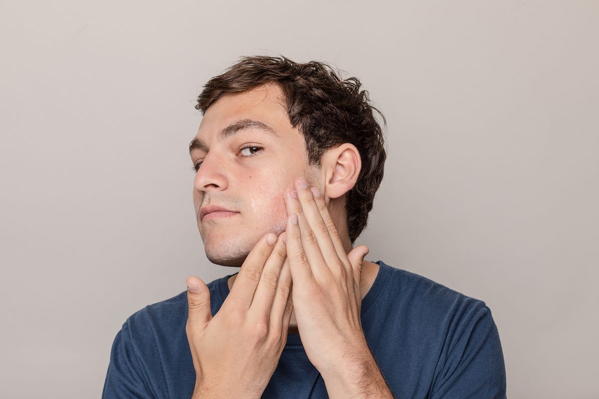 The best face wash for men. Acnesafe facial cleansers for all skin