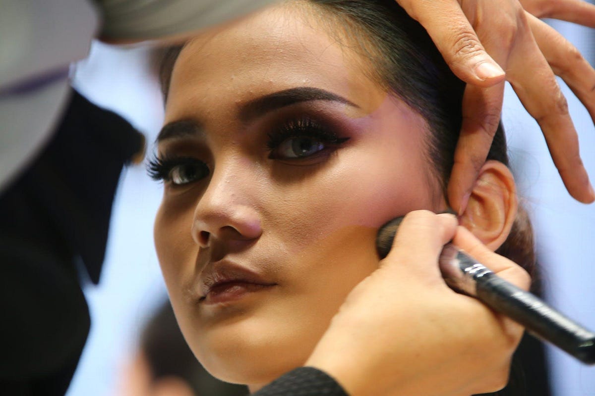 Cosmetology Vs Esthetician Avenues To Explore And What You Will Need 