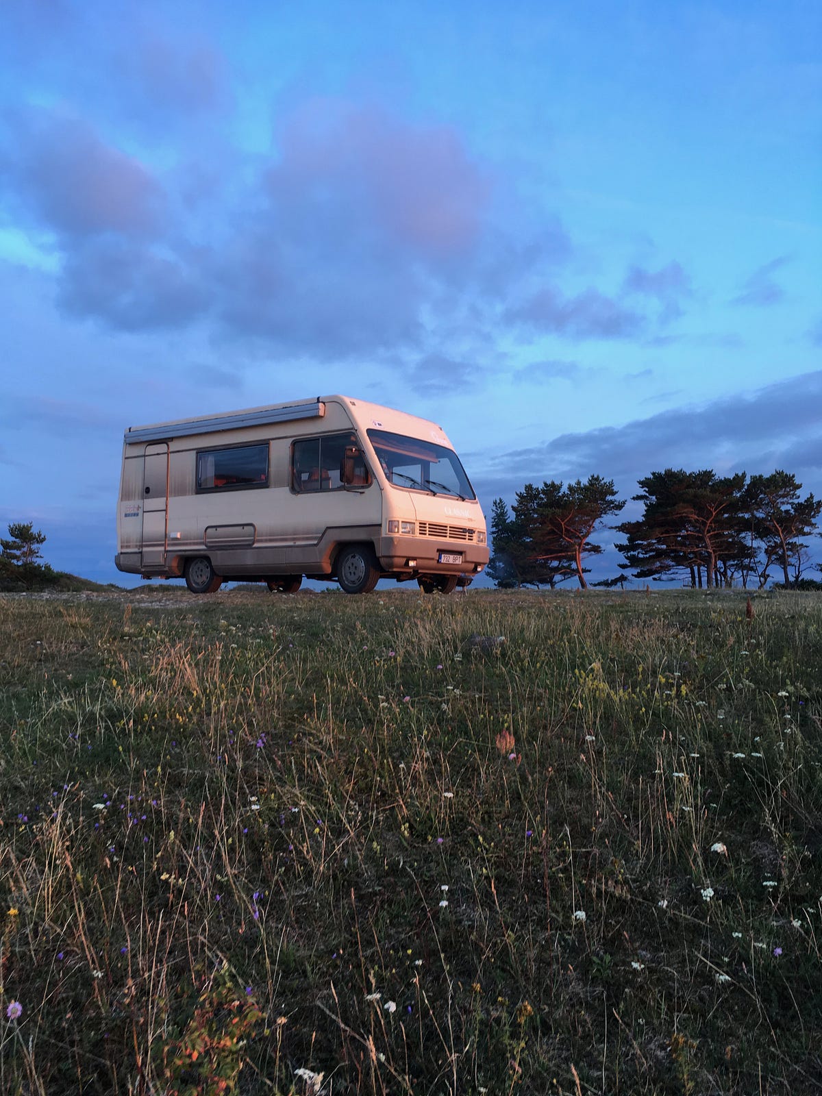 A Tour of My Old-School 90s RV. Meet Bruce-Alphonso. He’s a Tabbert FFB ...