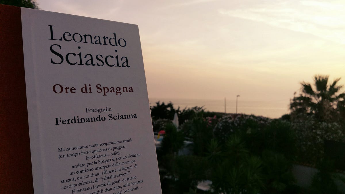 Letteratura di viaggio: Ore di Spagna di Leonardo Sciascia con fotografie di  Ferdinando Scianna | by Blasco da Mompracem | Medium