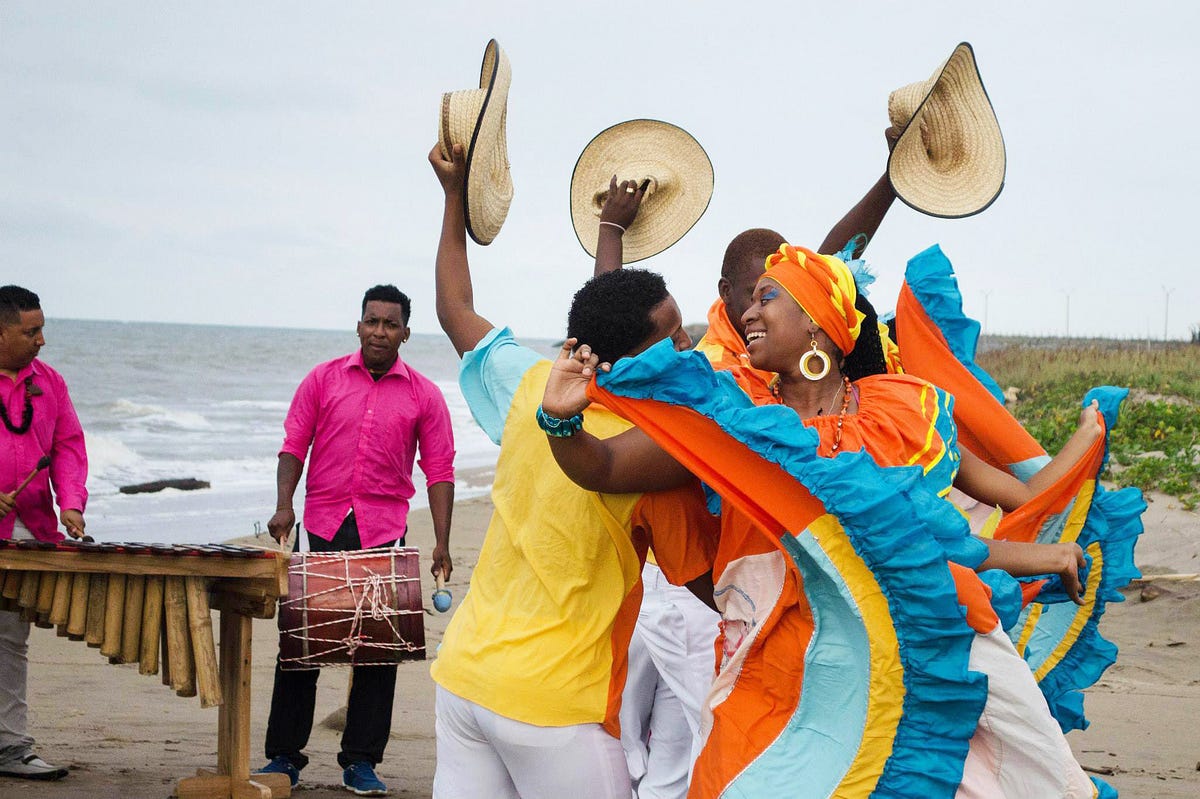 La marimba: ritmo, color y alegría | by Ecuador Travel | Medium