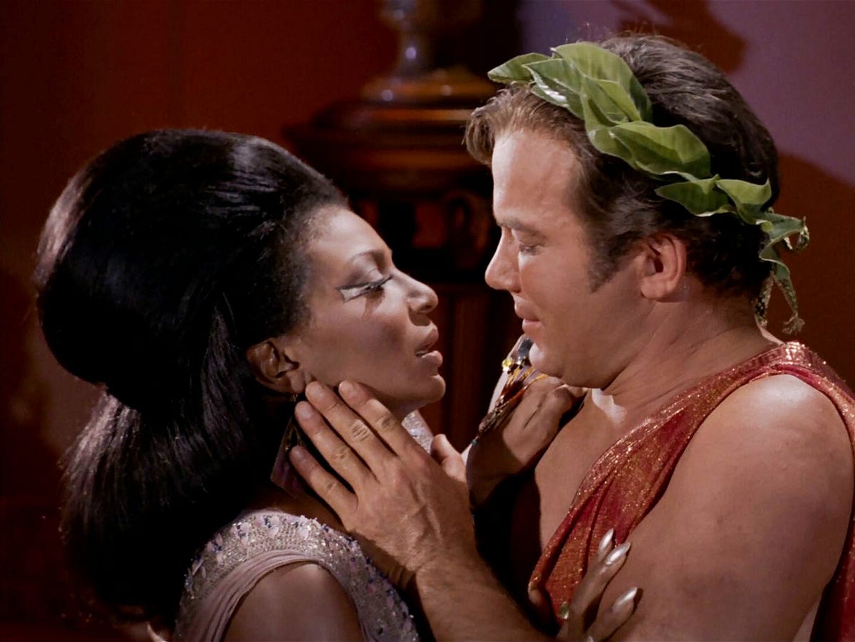 First interracial kiss star trek — photo 10